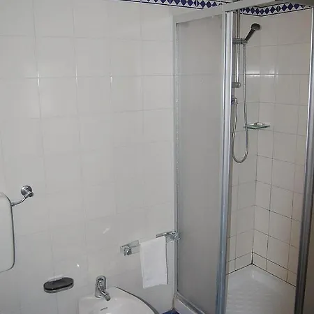 Sleeps 4 Pool Wifi * 蒙塔约内