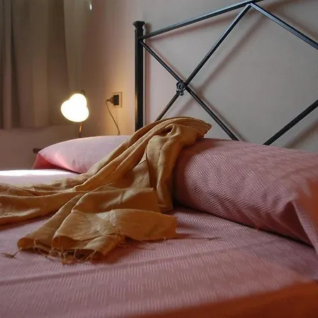 Sleeps 4 Pool Wifi 公寓 蒙塔约内